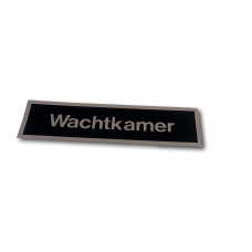 STICKER 165X45 ZWART/ZILVER TEKST "WACHTKAMER"