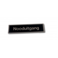 STICKER 165X45 ZWART/ZILVER TEKST "NOODUITGANG"